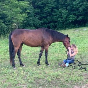 Meet your Posher, Hannah